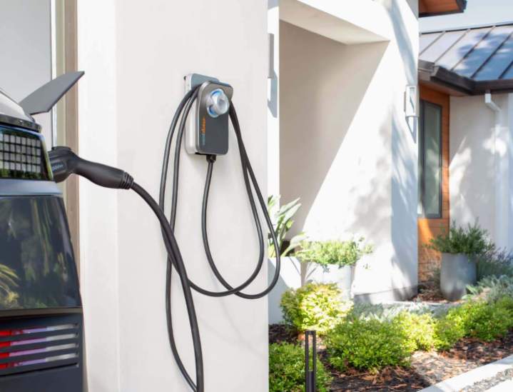 Installation de bornes de recharge Val des Monts