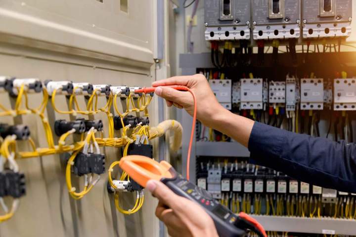 Électricien pour commerces Val-des-Monts