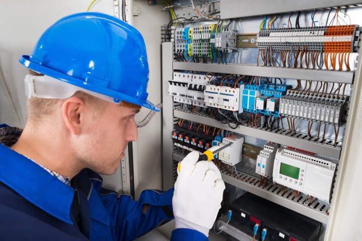 Électricien commercial Val-des-Monts